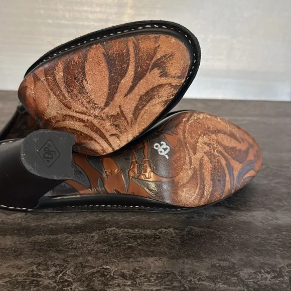 Black and White Embroidered Women's Heeled Mules. Size 8 M - Picture 5 of 10